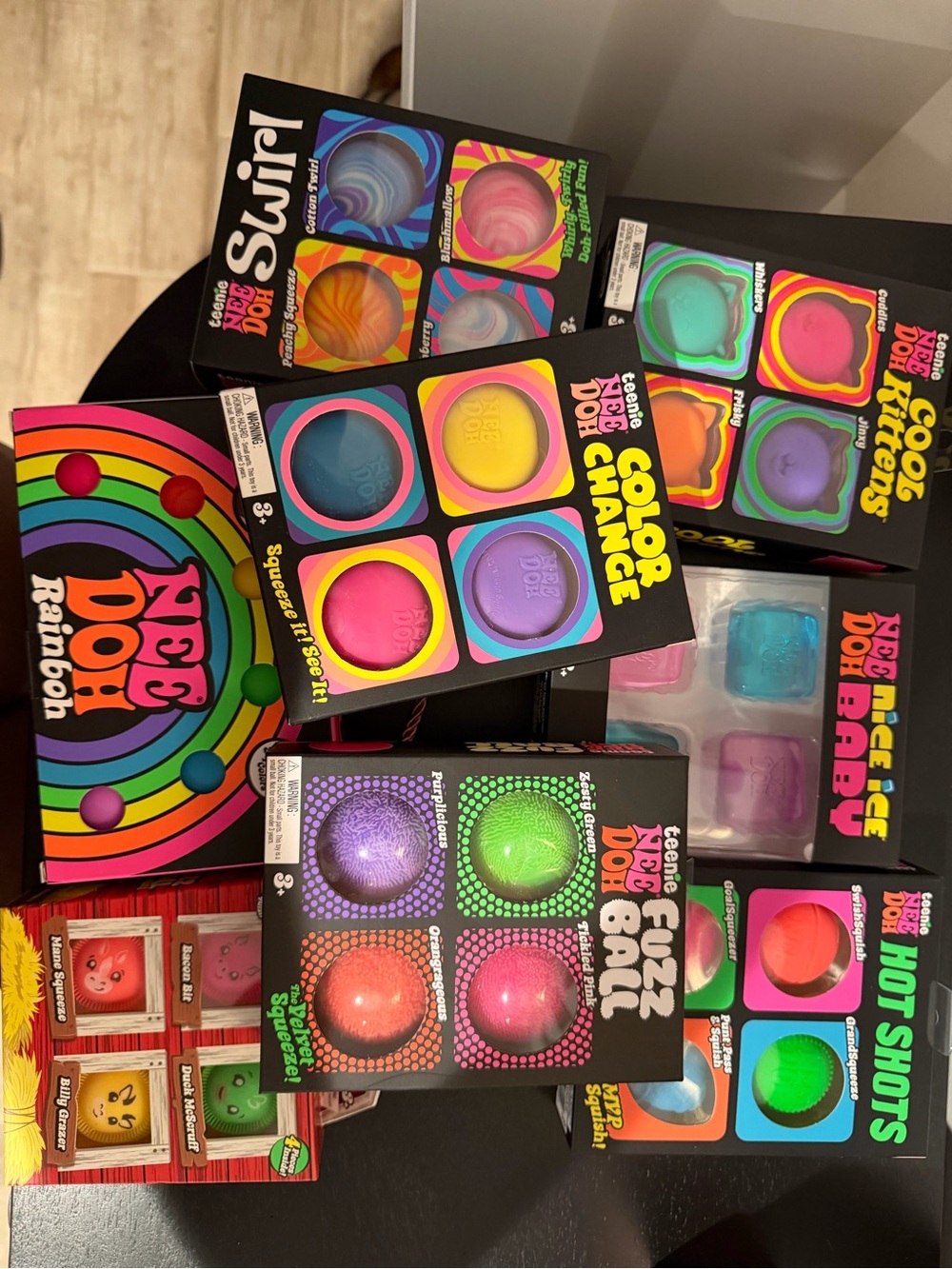 Needoh set of teenie farmyard hot shots fuzzballs color change kittens rainboh +